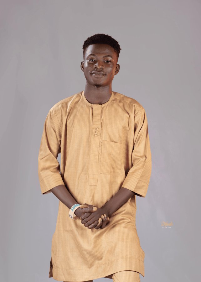 Portrait photo of Samuel Ojetunde